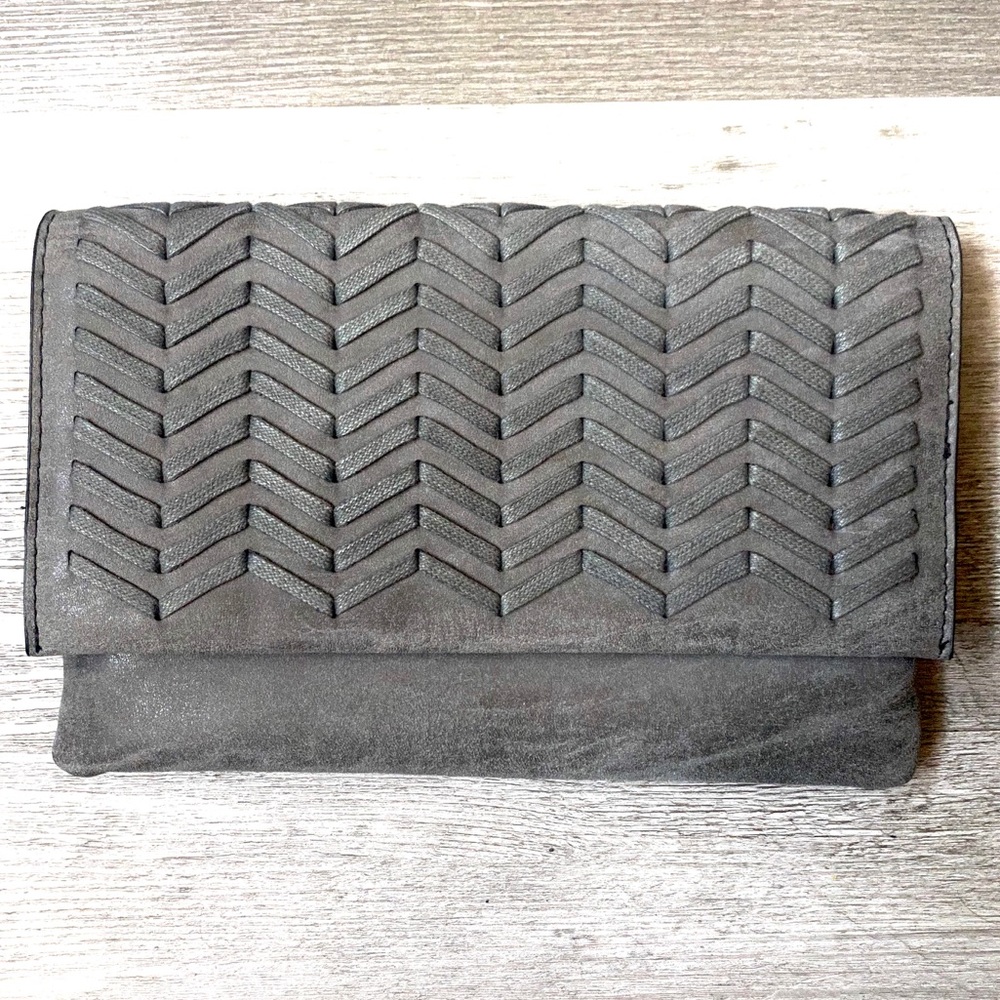 🖤 Beautiful leather criss cross clutch bag 🖤